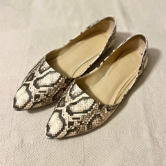Franco Sarto faux snakeskin flats size 6.5 - Picture 1 of 7